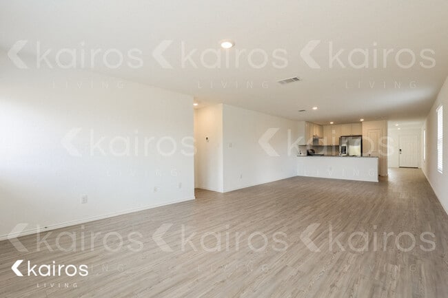 Photo - 13827 Weir Pl