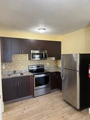 Building Photo - 43 Leavitt St Unit 2