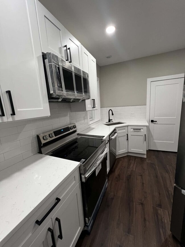 Photo - 6042 N Avondale Ave Unit 2A