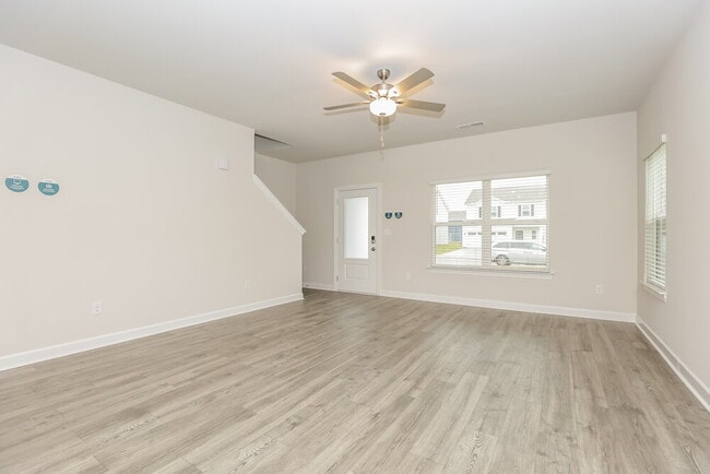 Photo - 2335 Valverde Wy