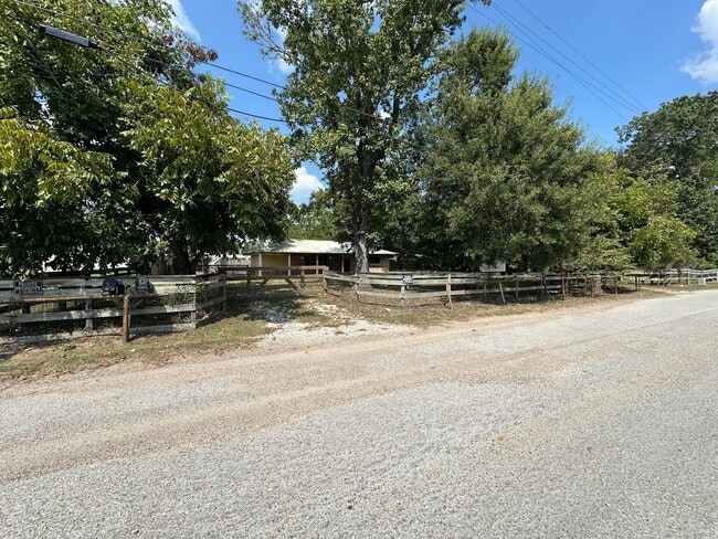 Photo - 22450 Oakley Rd