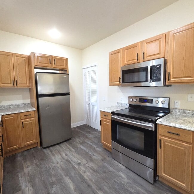 Photo - 3 bedroom with modern Kitchen