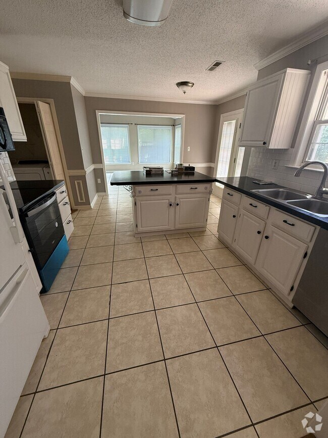 Building Photo - 3317 Sumter Dr Rental