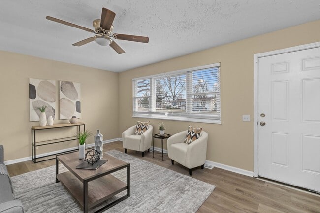Photo - 615 Wren Dr