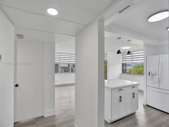 Building Photo - 2771 Taft St