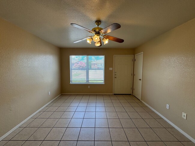 Photo - 1002 Circle M Dr Unidad Apt C