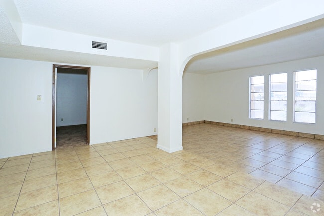 3BR, 2BA - 1547 SF Dining Room