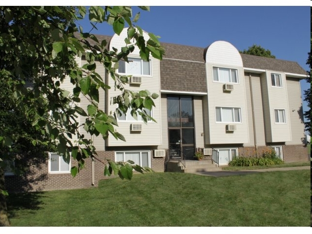 Douglas Park Apartments For Rent in Urbandale, IA | ForRent.com