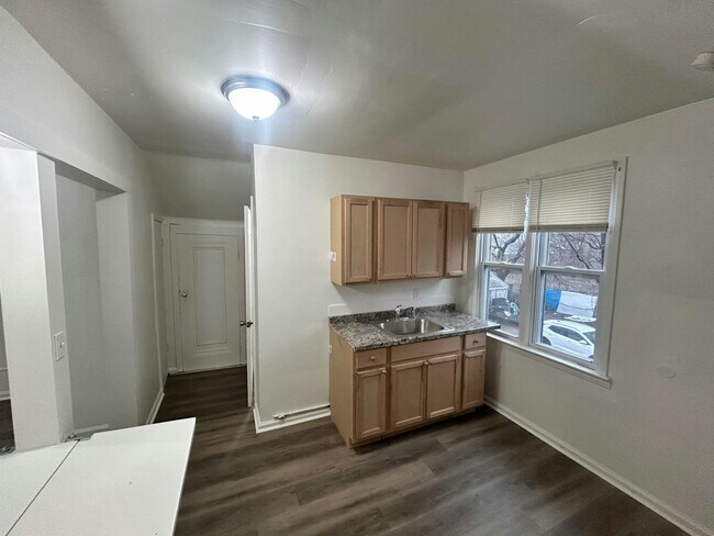 Photo - 18095 Goulburn Ave