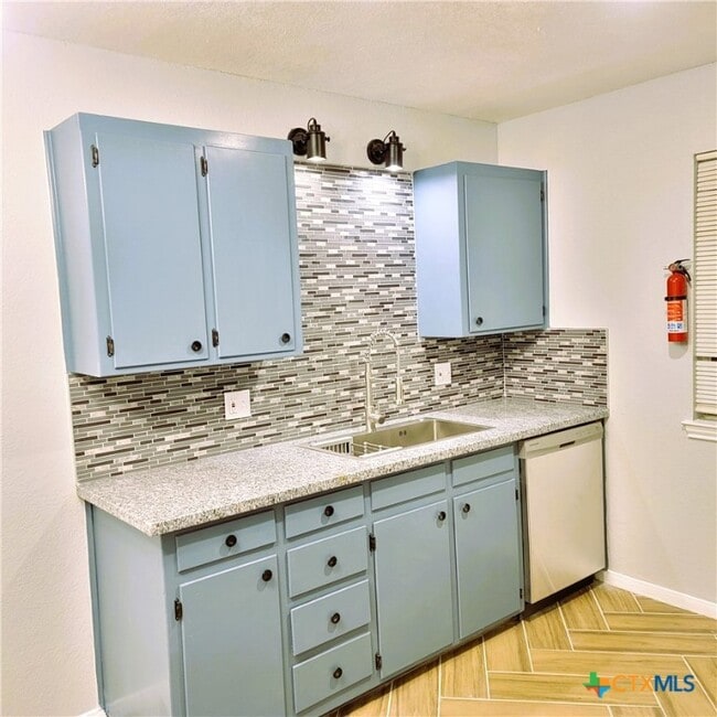 Photo - 309 Erby Ave Unidad B