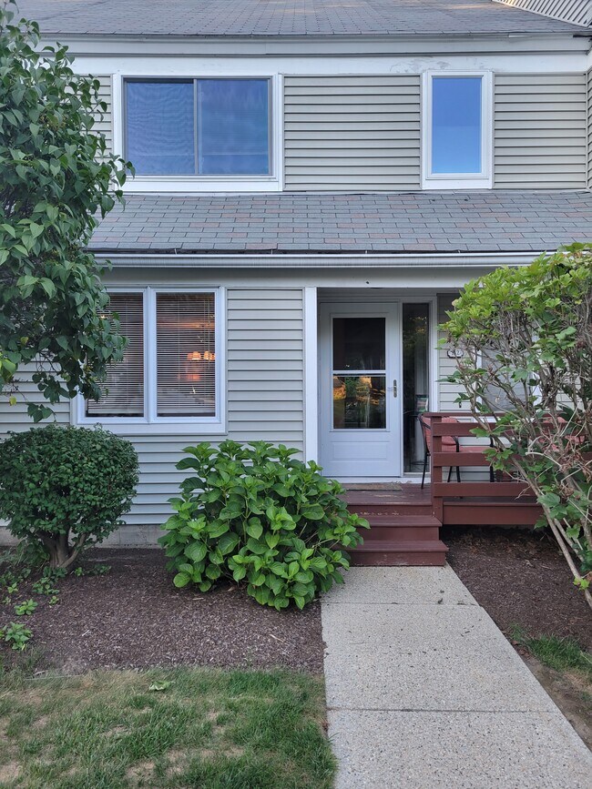 Front of Town House - 162 Stone Ridge Rd