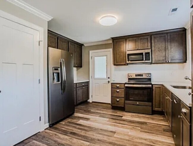 Photo - 306 W College St