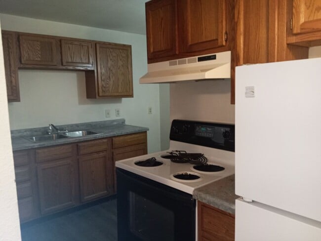 Photo - Creekside Apartments (Olivet HS, LLC)