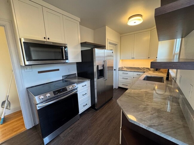 Photo - Charming University District Home - 4 Bedrooms, 2 Bathrooms