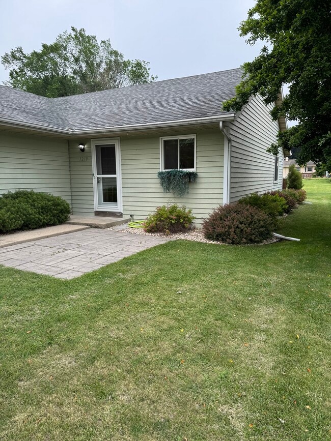 Photo - 1210 -1212 Prairie Ave