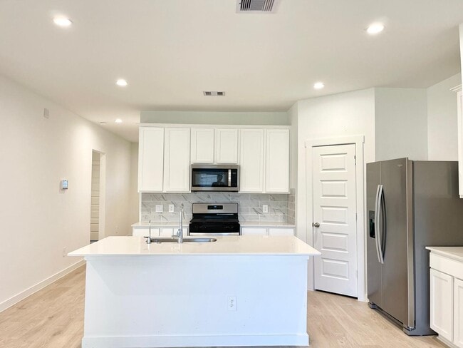 Building Photo - 30007 Foxtail Pne Ct