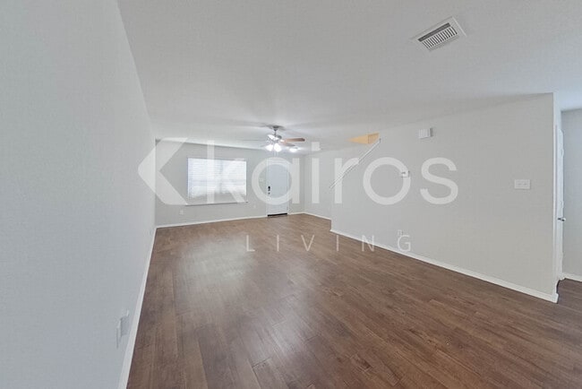Photo - 1621 Vineridge Ln