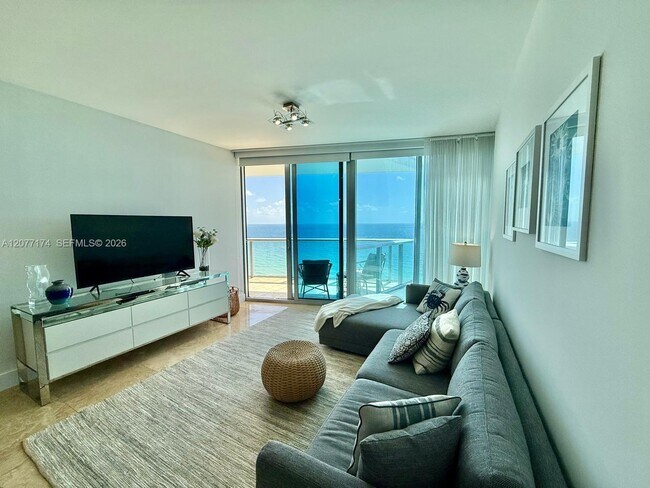 Building Photo - 17001 Collins Ave Unit 1903
