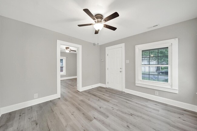 Photo - Recently Renovated 2 Bedroom Home in Rock ...