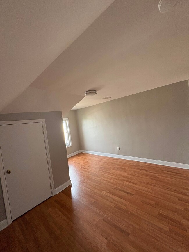 Photo - 105 N High St Unit Apt 3