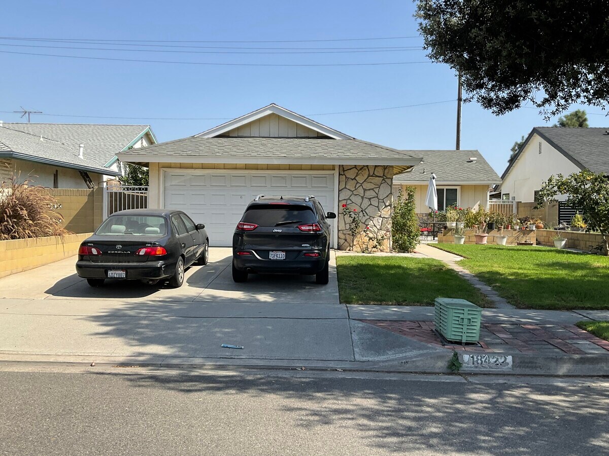 Photo - 18422 De Bie Ave