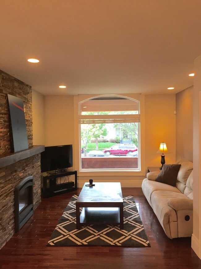 Photo - 1542 Gaylord St Unit 101