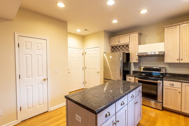 Photo - 158 Burnet St
