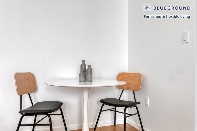 Photo - 26 W Broadway Unidad FL6-ID580