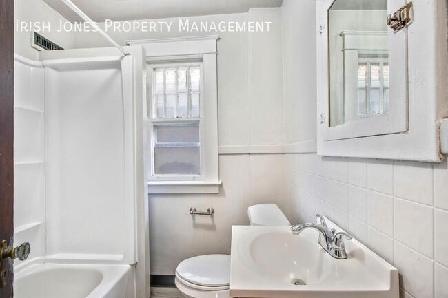 Photo - 1519 Whitney Ave Unit Apt 2