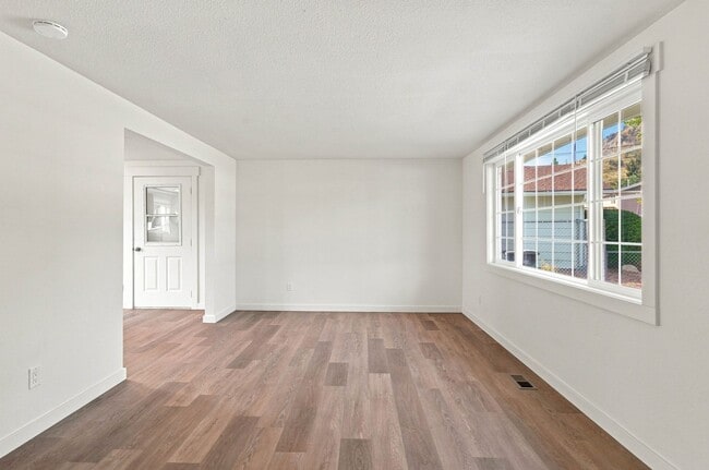 1035 Vista Pl
