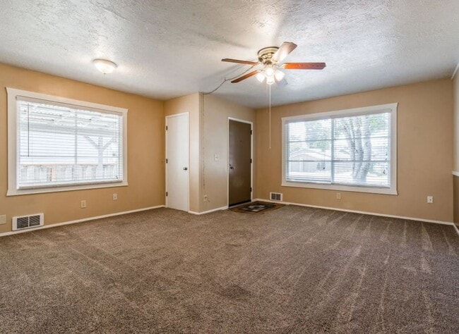 Photo - 410-12 Harrison St, Newberg Unit 412