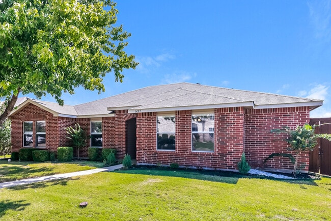 Photo - 1429 Hickory Creek Ln