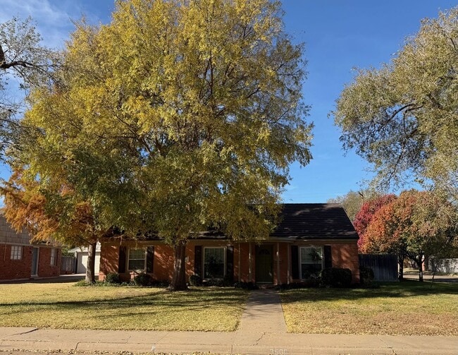 Photo - 3500 Patterson Dr