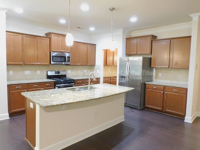 Photo - 1427 Sawyer Ave