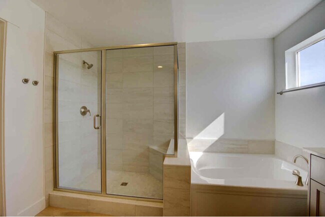 Photo - 12525 W Aliso Crk St