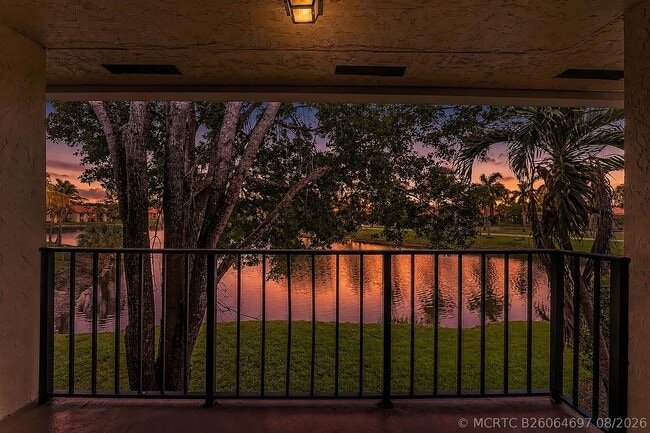 Photo - 1543 Lake Crystal Dr Unit G