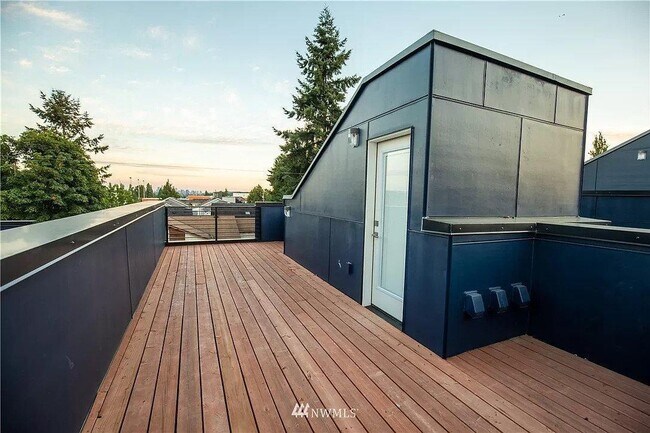 Photo - 1408 N 95th St