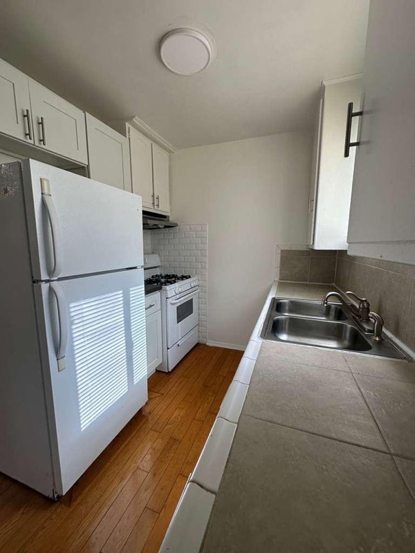 Photo - 1737 N Sycamore Ave Unidad 211