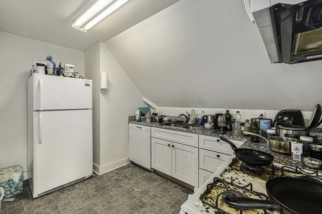 1014 Vaughn St Unit 2