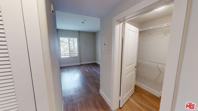 Building Photo - 1040 Glendon Ave Unit 2185 Rental