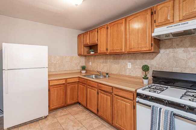 Photo - 363 Park Ave Unit EE