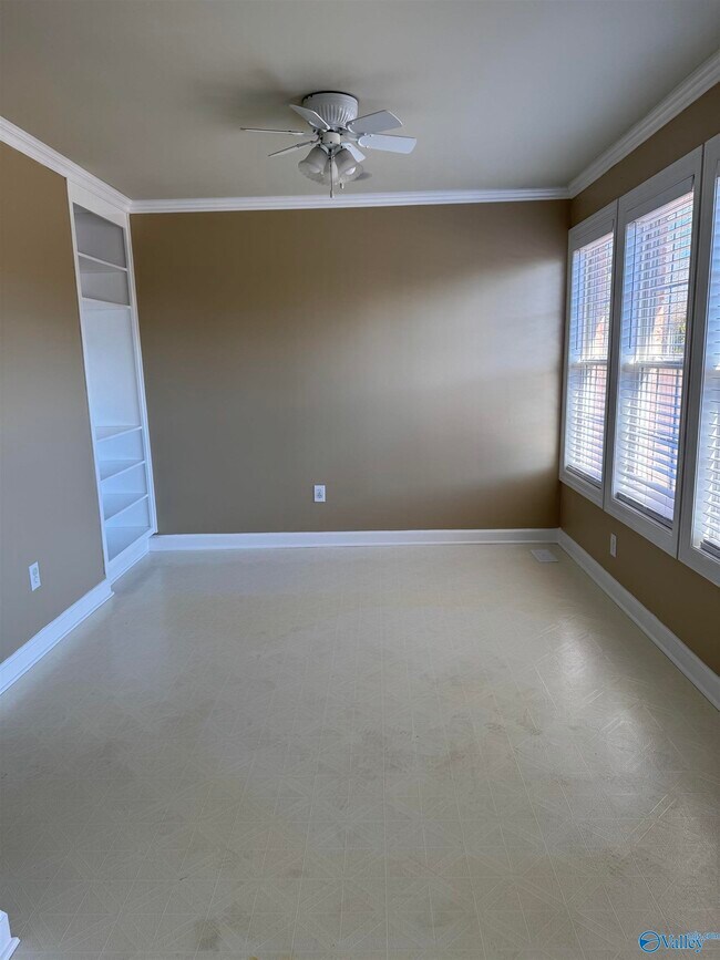 Photo - 101 Willowmere Cir