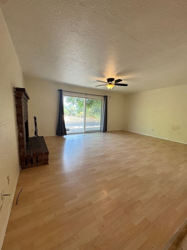 Photo - SIZEABLE 3 BED 2 BATH HOME IN THE STARLIGHT SUBDIVISION