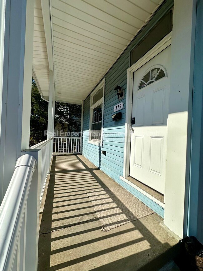 Photo - 1379 Paulson Ave