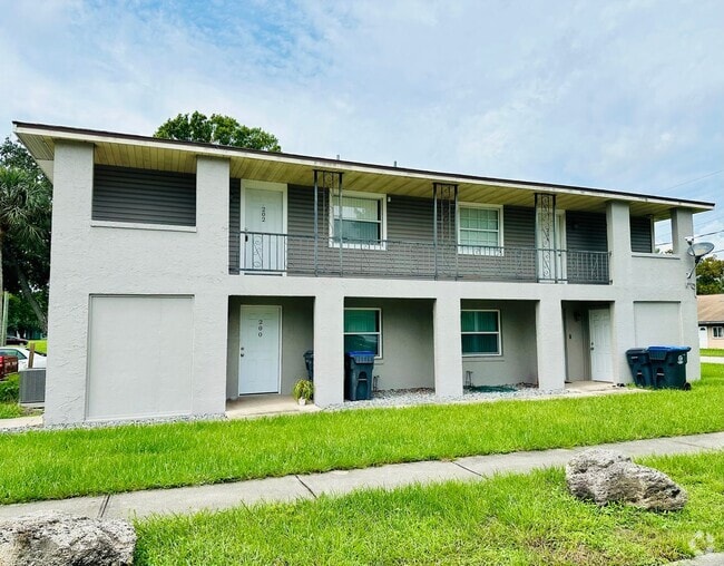 Building Photo - 202 N Grannis Ave Unit 202 North Grannis Rental
