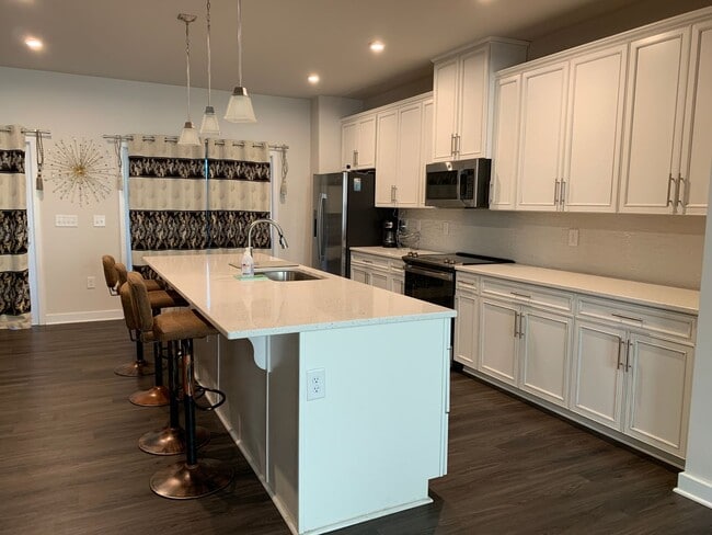 Photo - 4-bedroom, 3.5-bath townhouse in Dye Estates