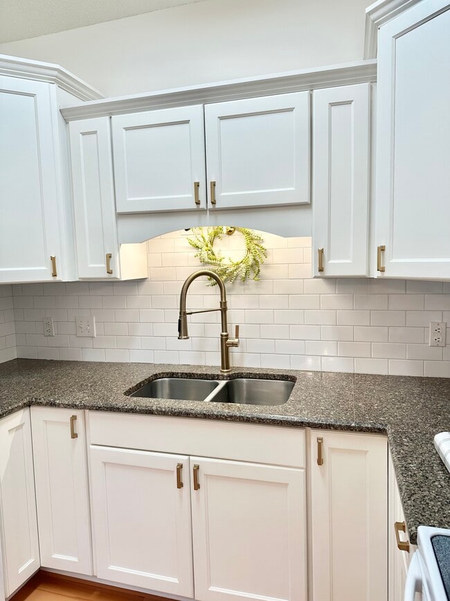 Photo - 8621 Flagstone Way