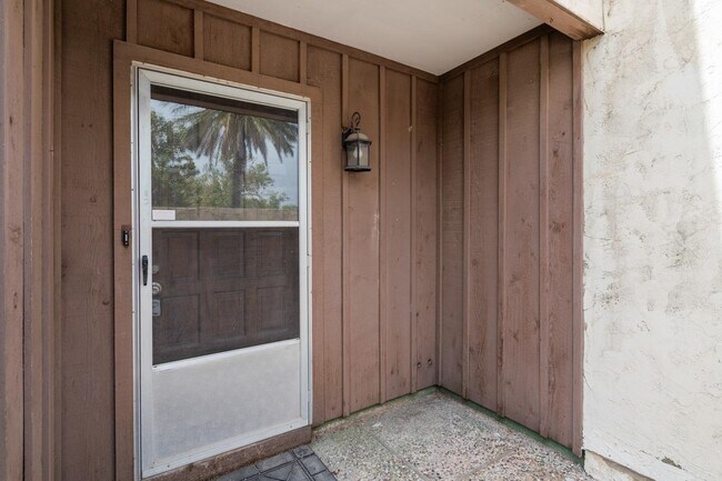 Photo - 100 Royal Way Dr