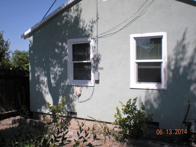 Photo - 553 W Whittier Ave