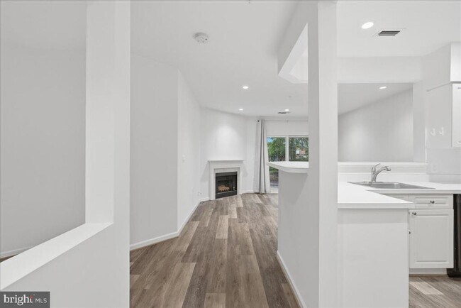 Photo - 12915 Alton Square Unit 113
